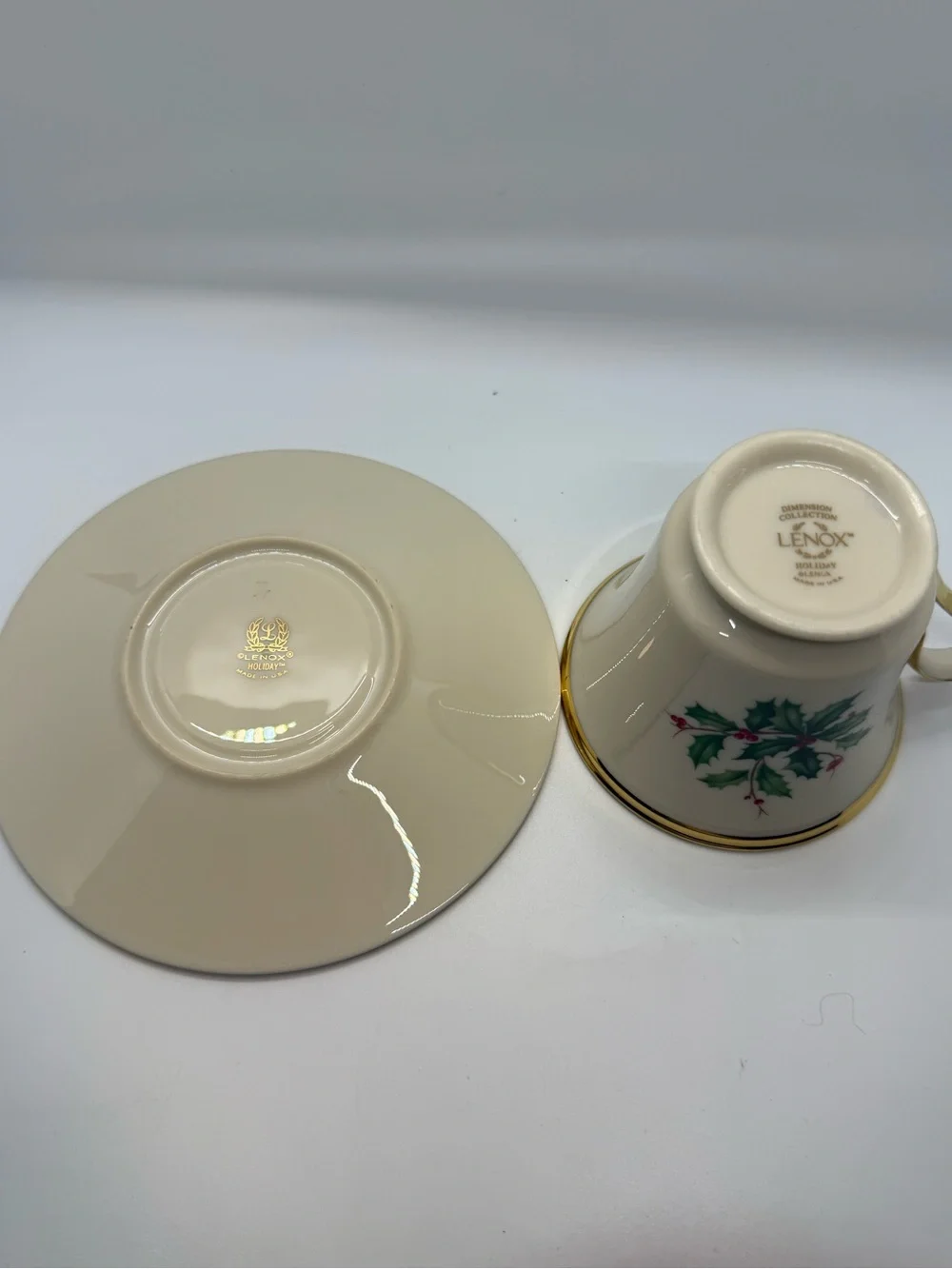 Lenox Holiday Holly Teacup and Saucer with Gold Trim -Cup is NWT